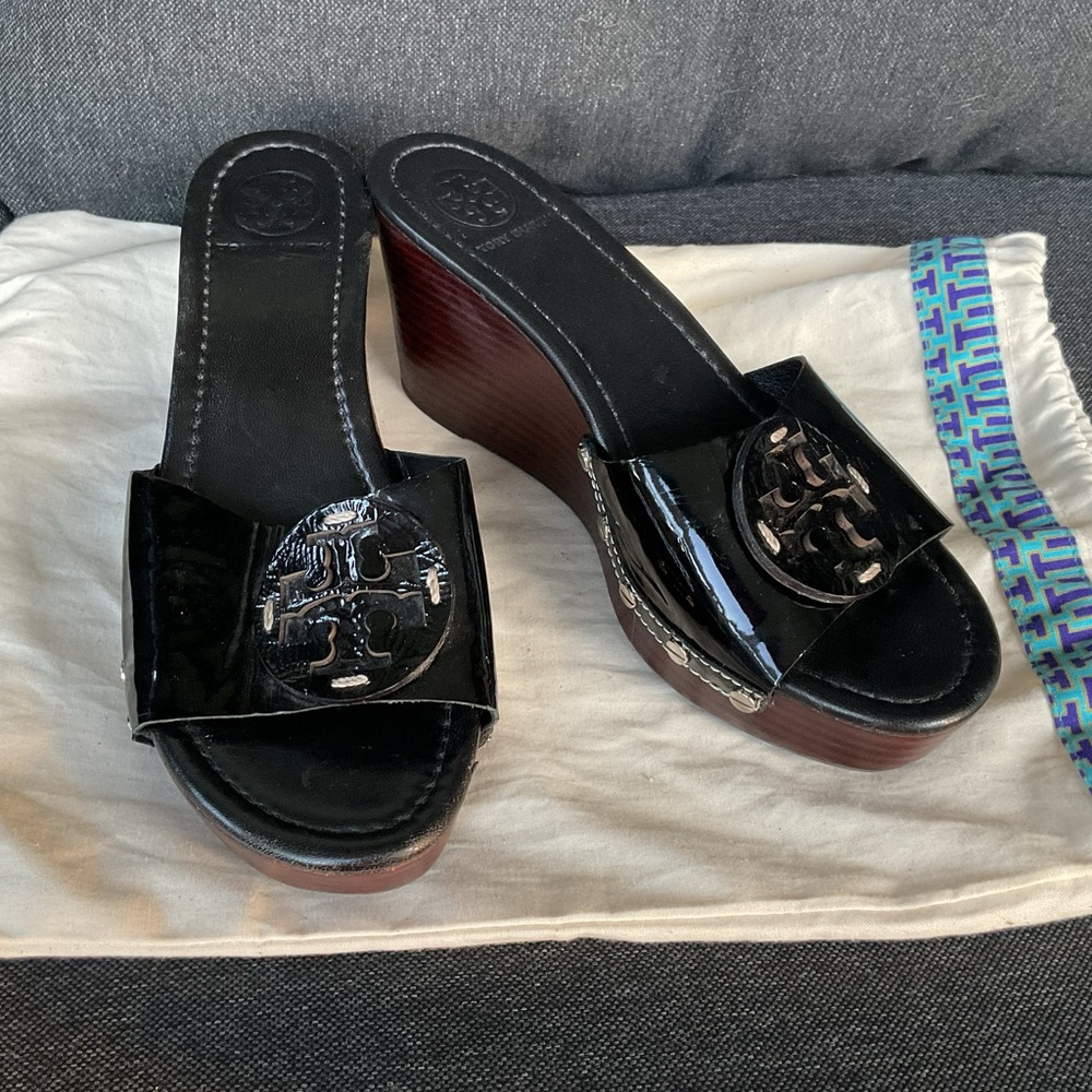 Tory Burch Patti Wedge Black Patent Stud Platform Sandal 8M